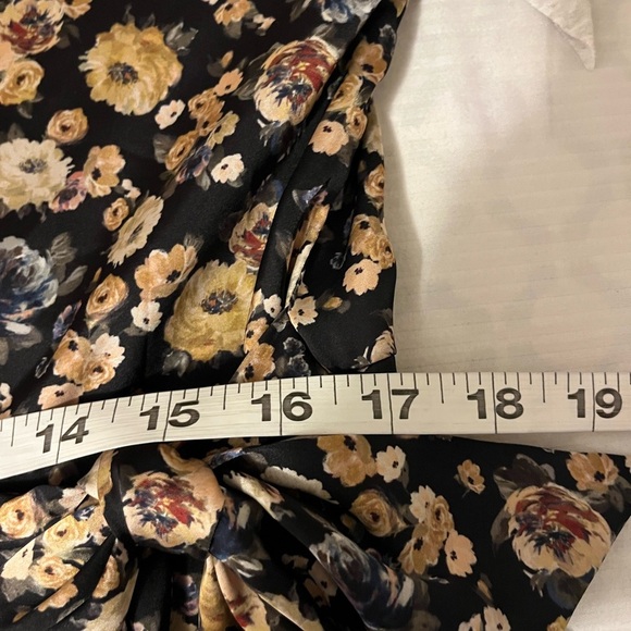 NWT Zara Wrap-style, Floral Print Romper Dress, size XL| - Picture 9 of 10